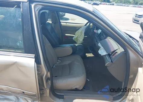 2000 Ford Crown Victoria Lx из США, поврежденный, VIN 2FAFP74W2YX105705